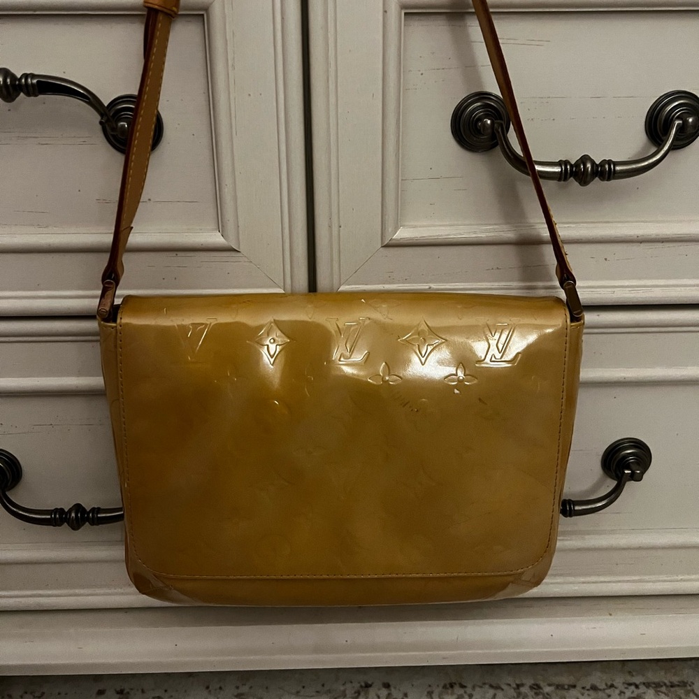 Authentic Louis Vuitton Thompson Street in Vernis